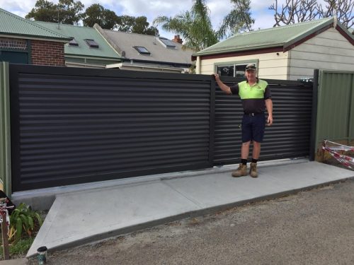 Professional vs. DIY Sliding Gate Installation: Pros and Cons